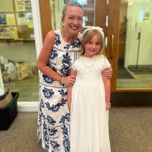 Elegant Floral Maxi Dress in Navy and White Size Medium